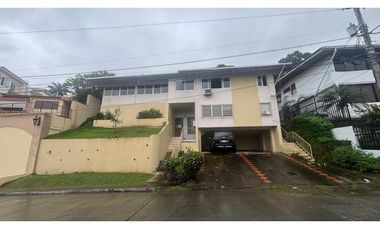 CASA EN VENTA DE 3 NIVELES EN LOS NGELES