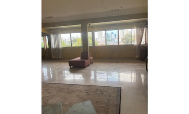 CASA EN VENTA DE 3 NIVELES EN LOS NGELES
