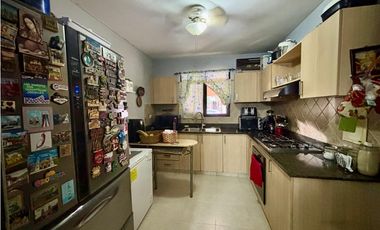 Se Vende Casa en Urb. Versalles I