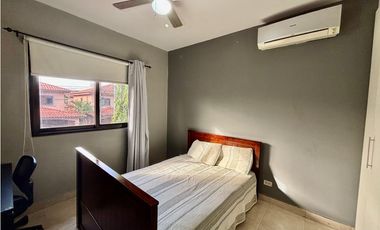 Se Vende Casa en Urb. Versalles I