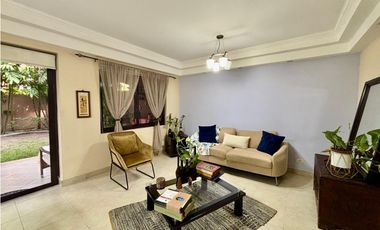 Se Vende Casa en Urb. Versalles I