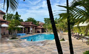 Se Vende Casa en Urb. Versalles I