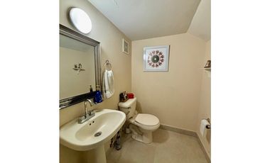 Se Vende Casa en Urb. Versalles I