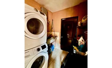 Se Vende Casa en Urb. Versalles I