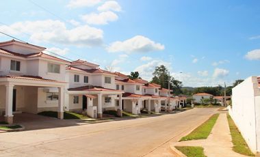 Venta de casa en PH Ecogardens, Arraiján.