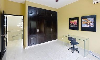 Venta de Casa en Costa del Este - Antigua