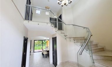 Venta de Casa en Costa del Este - Antigua