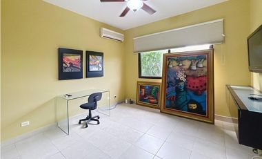 Venta de Casa en Costa del Este - Antigua