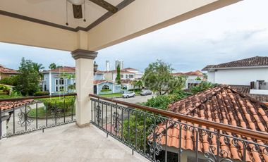 CASA EN VENTA EN COSTA DEL ESTE