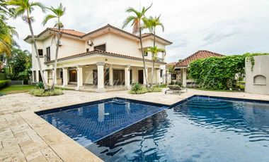CASA EN VENTA EN COSTA DEL ESTE