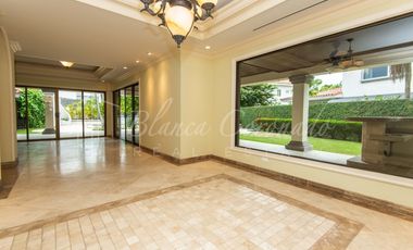 CASA EN VENTA EN COSTA DEL ESTE