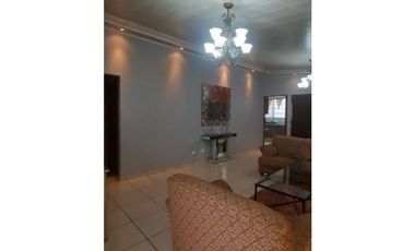VENDO CASA BRISAS DEL GOLF EN CALLE 37 NORTE