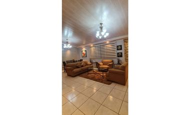 VENDO CASA BRISAS DEL GOLF EN CALLE 37 NORTE
