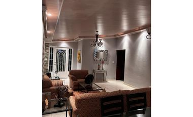 VENDO CASA BRISAS DEL GOLF EN CALLE 37 NORTE