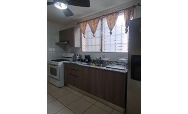 VENDO CASA BRISAS DEL GOLF EN CALLE 37 NORTE