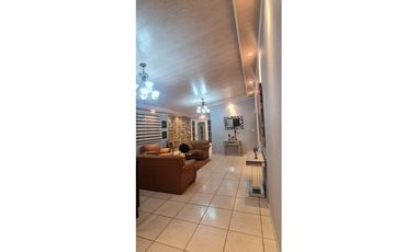 VENDO CASA BRISAS DEL GOLF EN CALLE 37 NORTE