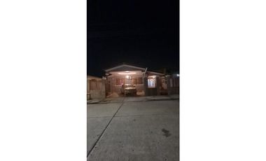 VENDO CASA BRISAS DEL GOLF EN CALLE 37 NORTE