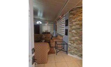 VENDO CASA BRISAS DEL GOLF EN CALLE 37 NORTE