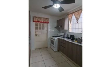 VENDO CASA BRISAS DEL GOLF EN CALLE 37 NORTE