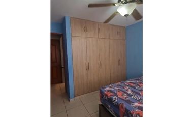VENDO CASA BRISAS DEL GOLF EN CALLE 37 NORTE