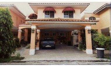 VENDO CASA EN EL DORAL, ALTOS DEL BOSQUE