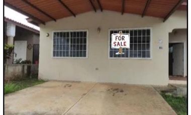 VENDO CASA EN BRISAS DEL GOLF ARRIAJAN