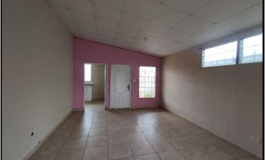 VENDO CASA EN BRISAS DEL GOLF ARRIAJAN