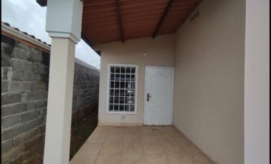 VENDO CASA EN BRISAS DEL GOLF ARRIAJAN