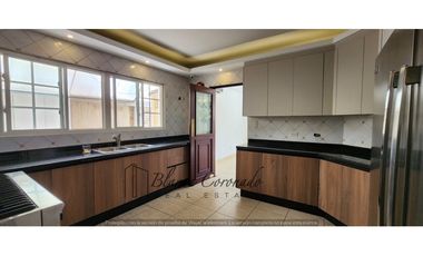 VENDO CASA EN COSTA DEL ESTE