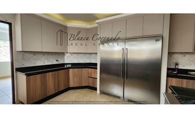 VENDO CASA EN COSTA DEL ESTE