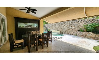 VENDO CASA EN COSTA DEL ESTE