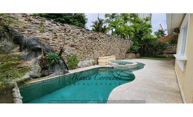 VENDO CASA EN COSTA DEL ESTE