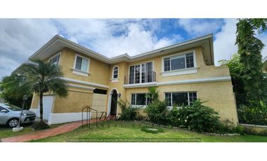 VENDO CASA EN COSTA DEL ESTE