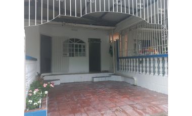 VENDO CASA EN ALBOLEDAS DEL GOLF