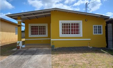 SE VENDE CASA URB. PRADERA DE SAN LORENZO, 4Ta ETAPA