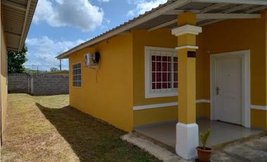 SE VENDE CASA URB. PRADERA DE SAN LORENZO, 4Ta ETAPA