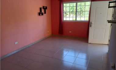 SE VENDE CASA URB. PRADERA DE SAN LORENZO, 4Ta ETAPA