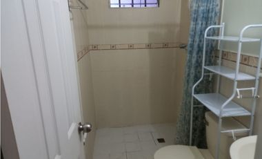 SE VENDE CASA URB. PRADERA DE SAN LORENZO, 4Ta ETAPA