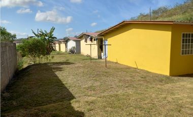 SE VENDE CASA URB. PRADERA DE SAN LORENZO, 4Ta ETAPA