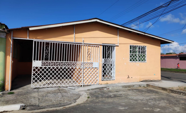 SE VENDE CASA DE ESQUINA EN URB. COLINAS DE PACORA y OTRAS