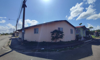 SE VENDE CASA DE ESQUINA EN URB. COLINAS DE PACORA y OTRAS