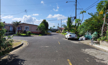 SE VENDE CASA DE ESQUINA EN URB. COLINAS DE PACORA y OTRAS