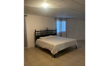 SE VENDE CASA DE ESQUINA EN URB. COLINAS DE PACORA y OTRAS