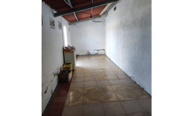 SE VENDE CASA DE ESQUINA EN URB. COLINAS DE PACORA y OTRAS