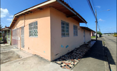 SE VENDE CASA DE ESQUINA EN URB. COLINAS DE PACORA y OTRAS