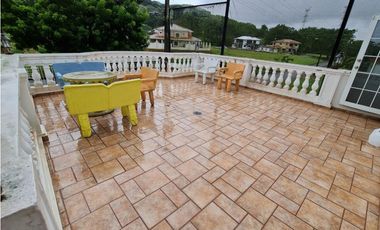 Se Vende Exclusiva Residencia en el Club de Golf de Panamá