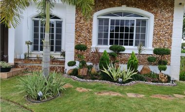 Se Vende Exclusiva Residencia en el Club de Golf de Panamá