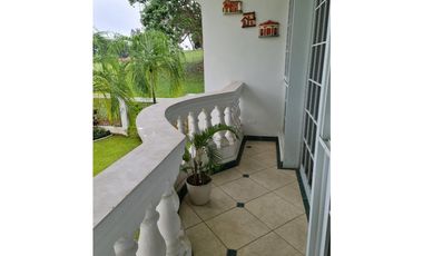 Se Vende Exclusiva Residencia en el Club de Golf de Panamá
