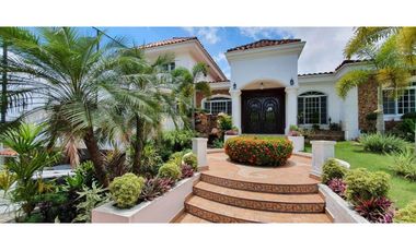 Se Vende Exclusiva Residencia en el Club de Golf de Panamá