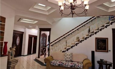 Se Vende Exclusiva Residencia en el Club de Golf de Panamá